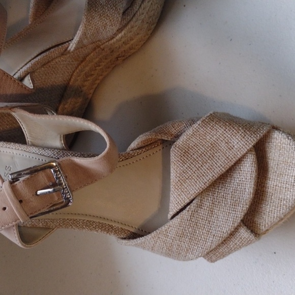 Guess wedged burlap sandals 8 and 1/2 women's - Picture 13 of 13